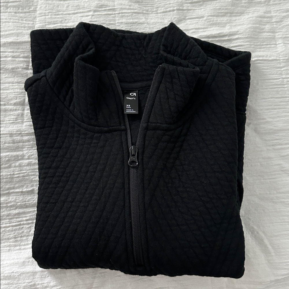 GapFit Petite Black Quilted Jacquard Half-Zip Pullover